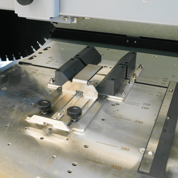 AUTOSAW2 cutting asphalt core